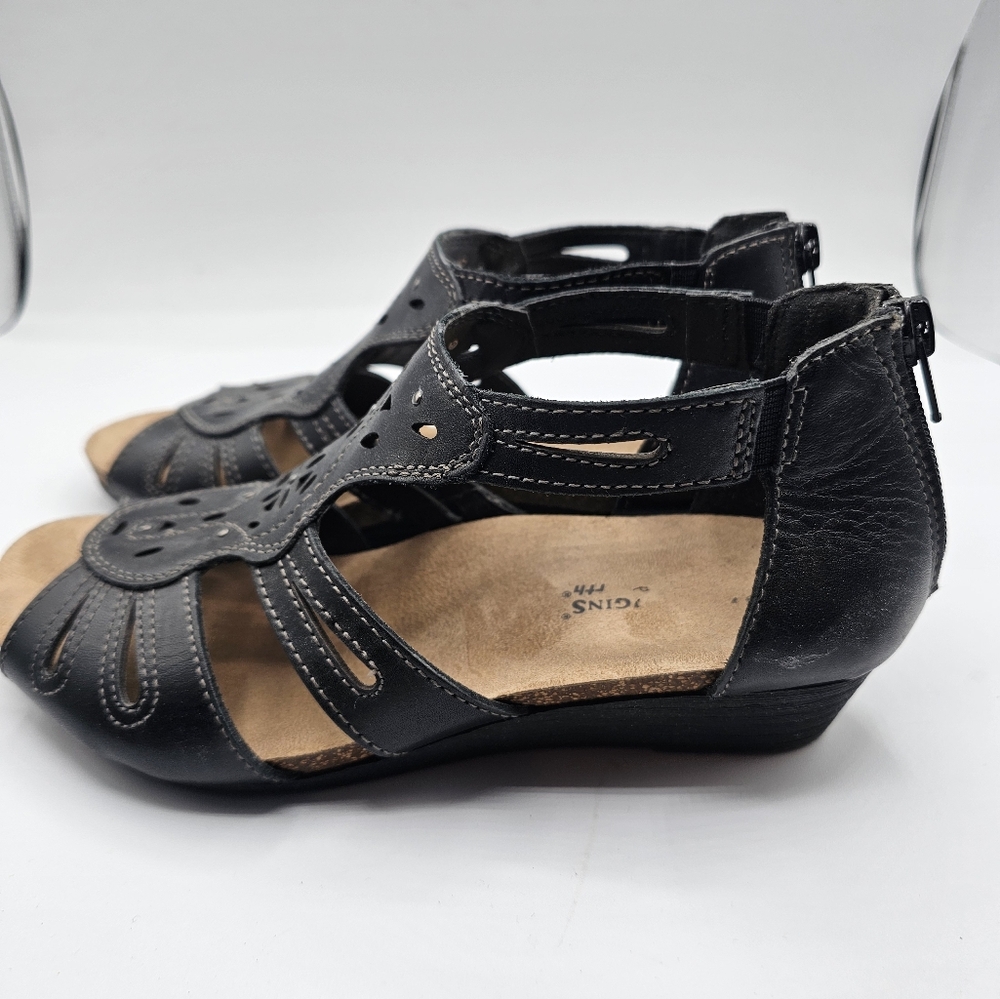 Women’s Black Cutout Leather Sandals - Picture 3 of 14